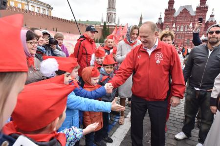 "Взвейтесь кострами синие ночи". Концерт в Колонном зале Дома Союзов, посвященный 95-летию пионерии