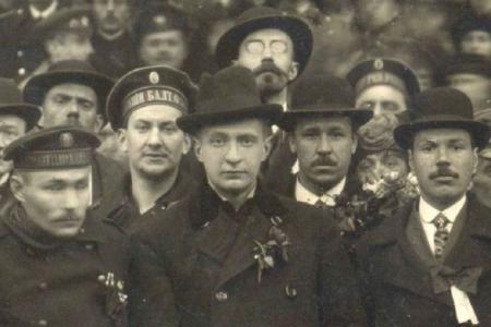 Проект KPRF.RU "Хроника революции". 23 мая 1917 года: В Самаре красная гвардия произвела массовые обыски и аресты, Ленин выступил на Конференции межрайонцев