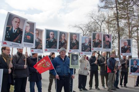 Томские коммунисты приняли участие в общегородском параде Победы