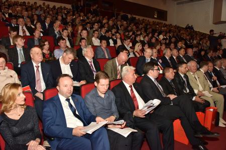 В Москве открылся XVII съезд КПРФ