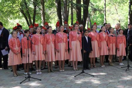 Республика Крым. В Симферополе прошла торжественная линейка в честь 95-летия пионерии