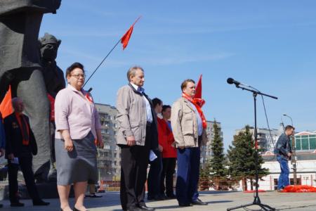 Нижегородские коммунисты провели праздничное шествие и митинг