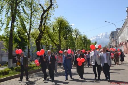 Мир! Труд! Май! В Северной Осетии прошла грандиозная демонстрация КПРФ