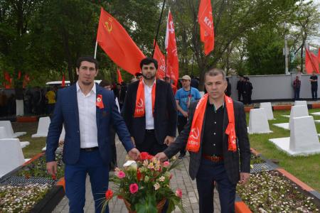 В Махачкале коммунисты приняли участие в праздничном митинге, посвященном 72-й годовщине Победы