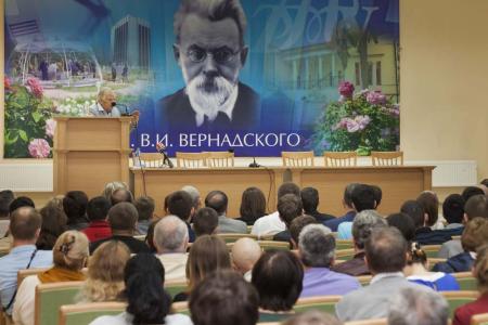 Нобелевский лауреат Ж.И. Алферов в гостях у крымских студентов