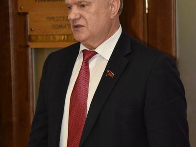 «Честь и слава чемпионам!». Г.А. Зюганов провел в Госдуме торжественный прием спортсменов молодежной команды КПРФ по мини-футболу