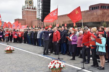 "Взвейтесь кострами синие ночи". Концерт в Колонном зале Дома Союзов, посвященный 95-летию пионерии
