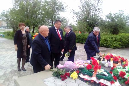 Город-герой Волгоград. По инициативе депутата-коммуниста Евгения Шаманаева состоялась встреча школьников с сыном легендарного Алексея Маресьева