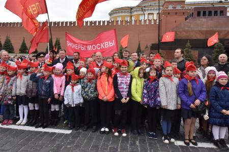 "Взвейтесь кострами синие ночи". Концерт в Колонном зале Дома Союзов, посвященный 95-летию пионерии