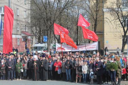 Псковское областное отделение КПРФ приняло участие в митинге у Могилы Неизвестного солдата