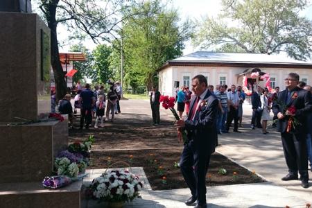 В Ставропольском крае коммунисты в День Победы открыли памятник И.В. Сталину