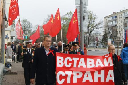 Ульяновские коммунисты возложили цветы к Вечному огню в честь Дня Победы