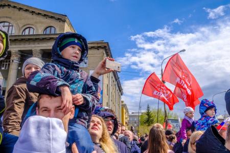 Красноярцы отметили светлый праздник Великой Победы