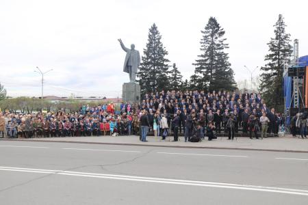 Тувинские коммунисты и комсомольцы в первых рядах «бессмертного полка»