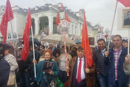 Казанские коммунисты приняли участие в шествии «Бессмертный полк»