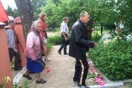 Тульские коммунисты почтили память погибших под Тулой в 1941 году защитников Родины