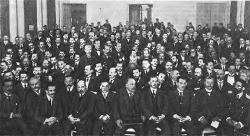 Проект KPRF.RU "Хроника революции". 1 июня 1917 года: Министр-председатель Львов потребовал приступить к ликвидации дезертирства, Съезд офицеров флота и армии в Ставке высказался за продолжение войны