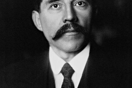 Проект KPRF.RU "Хроника революции". 2 июня 1917 года: Центральный Стачечный Комитет призвал к забастовке всех служащих предприятий и учреждений Петрограда