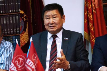 Первый секретарь Бурятского рескома КПРФ Вячеслав Мархаев: «На поддержавших меня депутатов оказывают административное давление»