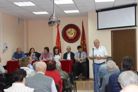 Волгоград: Делегаты и участники XVII Съезда КПРФ провели встречу с партийным активом и представителями общественных организаций