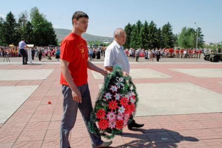 В День памяти и скорби коммунисты Забайкалья возложили цветы к Вечному огню