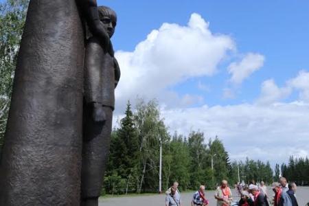 Омские коммунисты почтили память воинов Великой Отечественной