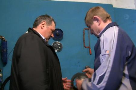 Омский депутат-коммунист помог детям открыть технический клуб