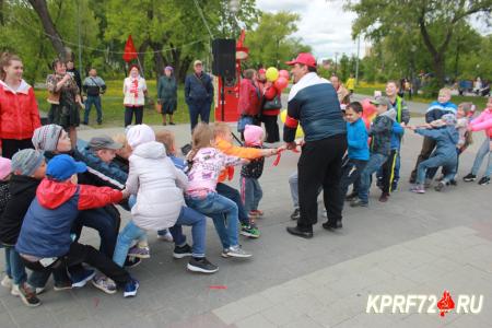 Тюменские коммунисты с размахом отпраздновали день защиты детей