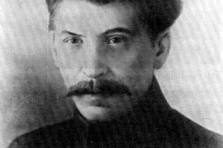 Проект KPRF.RU "Хроника революции". 8 июня 1917 года: Нарастает кризис в связи с решением Кронштадтского совета не подчиняться Временному правительству, Ленин дал показания по «делу провокатора Малиновского»
