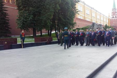 К.К. Тайсаев принял участие в торжественной церемонии возложения венков к Могиле Неизвестного Солдата у Кремлевской стены