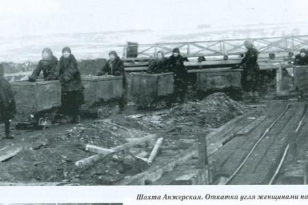 Проект KPRF.RU "Хроника революции". 14 июня 1917 года: Исполком Петроградского Совета принял тезисы к Стокгольмской конференции и утвердил порядок работы Всероссийского съезда Советов
