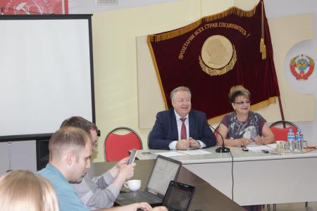 Сергей Обухов: «Уверен, что женщины покажут мужчинам, как надо сражаться за губернаторство!»  Пресс-конференция в Саратове секретаря ЦК КПРФ