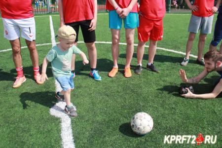 В Тюмени прошло открытие Лиги дворового футбола КПРФ