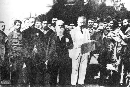Проект KPRF.RU "Хроника революции". 17 июня 1917 года: В.И. Ленин выступил на Всероссийском съезде Советов с речью об отношении к временному правительству