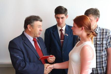 Первый секретарь Красноярского обкома КПРФ Петр Медведев встретился с партактивом в Железногорске