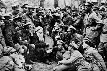 Проект KPRF.RU "Хроника революции". 18 июня 1917 года: Новые министры приняли присягу, на Всероссийском съезде Советов продолжились прения по вопросу о Временном правительстве