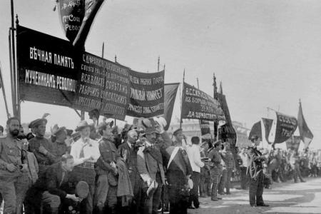 Проект KPRF.RU "Хроника революции". 17 июня 1917 года: В.И. Ленин выступил на Всероссийском съезде Советов с речью об отношении к временному правительству