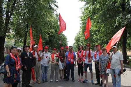 В День памяти и скорби Коммунисты Кузбасса провели митинги, шествия и возложения