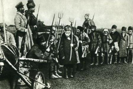 Проект KPRF.RU "Хроника революции". 8 июня 1917 года: Нарастает кризис в связи с решением Кронштадтского совета не подчиняться Временному правительству, Ленин дал показания по «делу провокатора Малиновского»