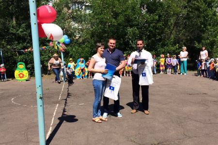 Волгоградская область. Коммунисты города Волжского в День защиты детей посетили два детских сада