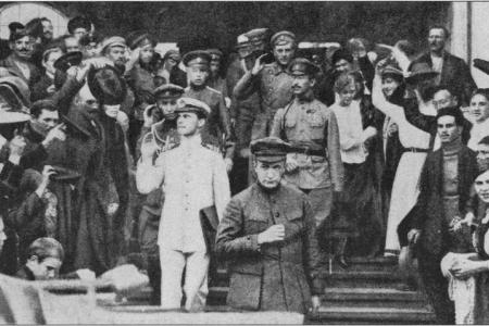 Проект KPRF.RU "Хроника революции". 8 июня 1917 года: Нарастает кризис в связи с решением Кронштадтского совета не подчиняться Временному правительству, Ленин дал показания по «делу провокатора Малиновского»