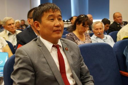 Коммунисты выдвинули Вячеслава Мархаева на пост главы Бурятии