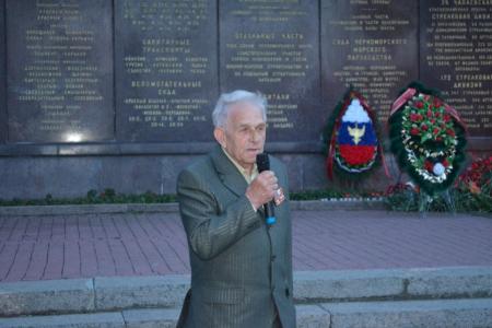 В Севастополе зажгли традиционную «Звезду памяти»