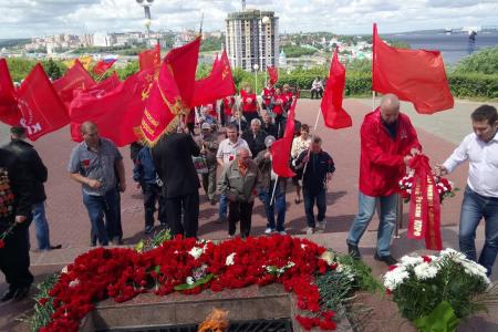 Республика Чувашия, Чебоксары. В парке Победы прошло возложение цветов