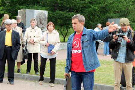 «Путин, как жить?». Челябинские водители и кондукторы вышли на массовый пикет