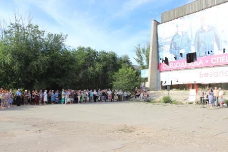 В Красноармейском районе Волгограда прошел митинг против повышения тарифов ЖКХ на 9,8%