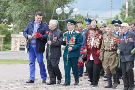 Зампред Тульской областной думы, кандидат в члены ЦК КПРФ Алексей Лебедев принял участие в Дне памяти и скорби в Туле