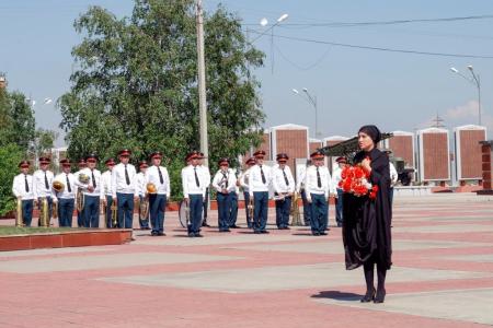 В День памяти и скорби коммунисты Забайкалья возложили цветы к Вечному огню