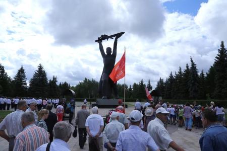 Омские коммунисты почтили память воинов Великой Отечественной