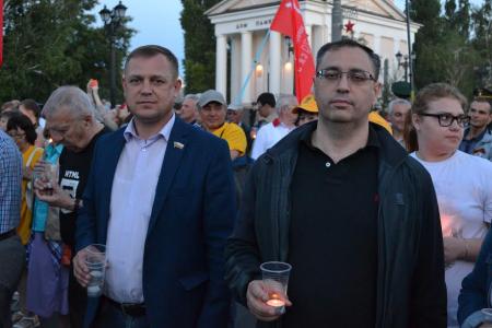 Оренбургские коммунисты приняли участие в патриотической акции «Свеча памяти»